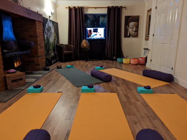 Online (Hybrid) – Naked Hatha Yoga for Men – 1h